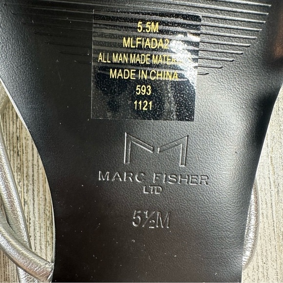 New Marc Fisher Fiada 2 Square Toe Faux Leather Thong Sandal In Silver #659 - Picture 7 of 7